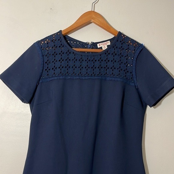 Brooks Brothers Short Sleeve Eyelet Dress in Navy Blue Sz. Medium - Picture 9 of 10